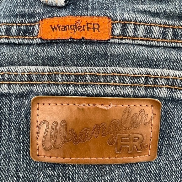 Wrangler Flame Resistant Advanced Comfort Regular Fit Jeans Size 34 x 32 Men's - Picture 8 of 8